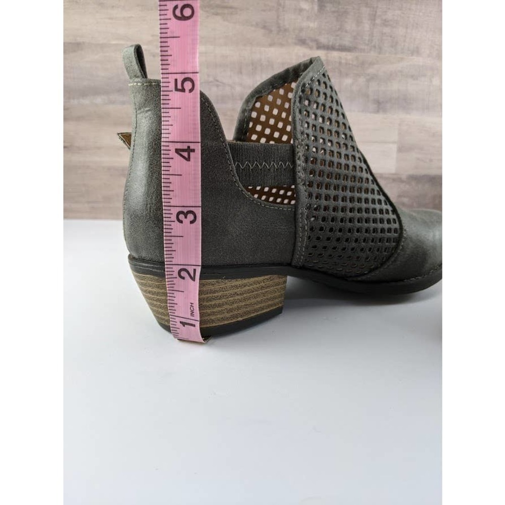 NWOT Leather Perforated Western Booties - Picture 11 of 12